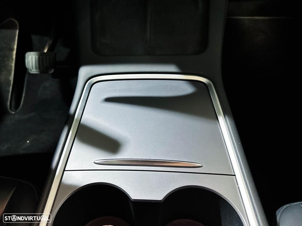 Tesla Model Y Long Range Dual Motor AWD - 34