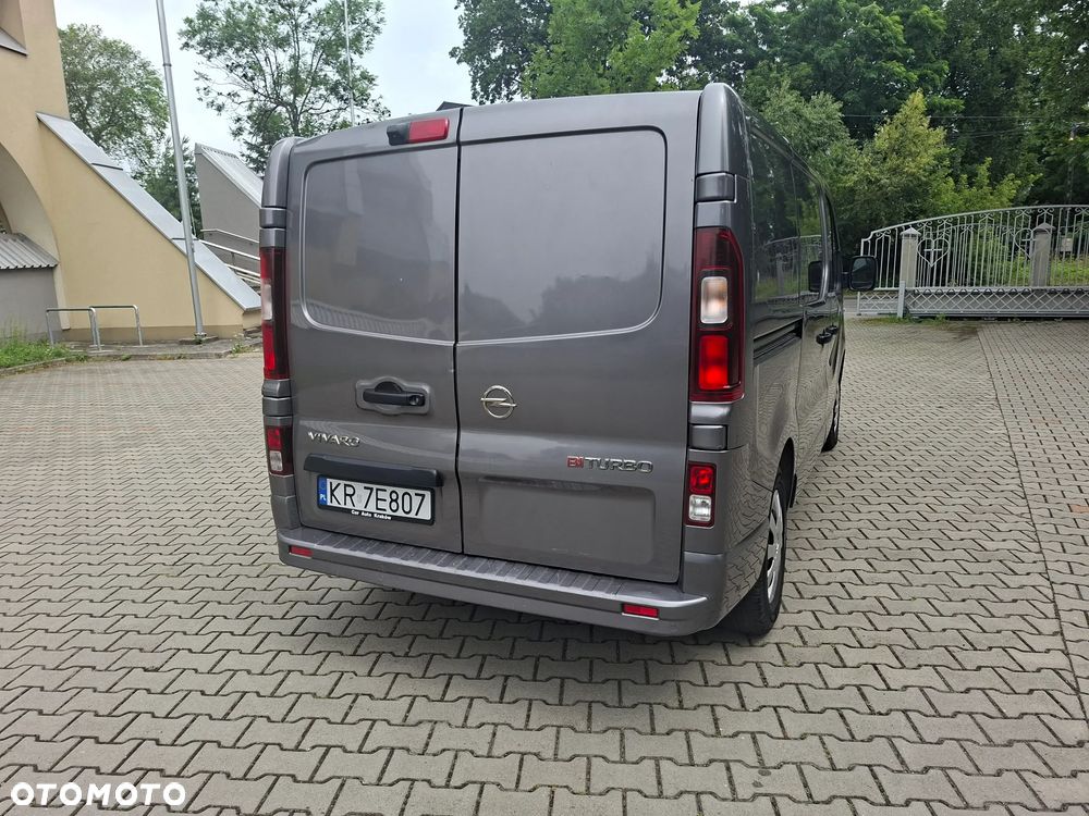 Opel Vivaro - 11