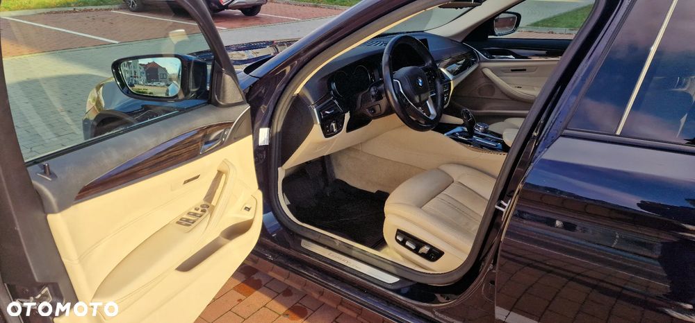 BMW Seria 5 530d xDrive Luxury Line - 10