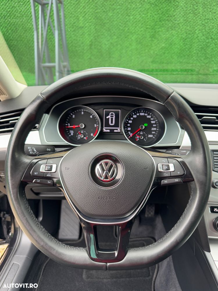 Volkswagen Passat 2.0 TDI DSG (BlueMotion Technology) Comfortline - 17