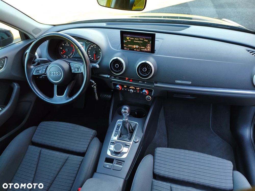 Audi A3 Sportback 1.6 TDI S tronic Attraction - 17