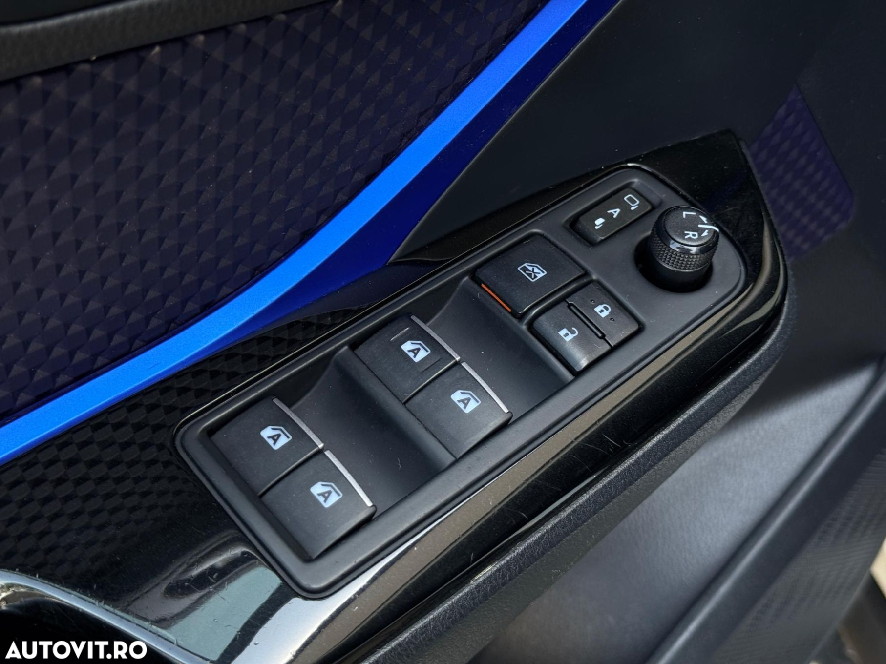 Toyota C-HR - 16
