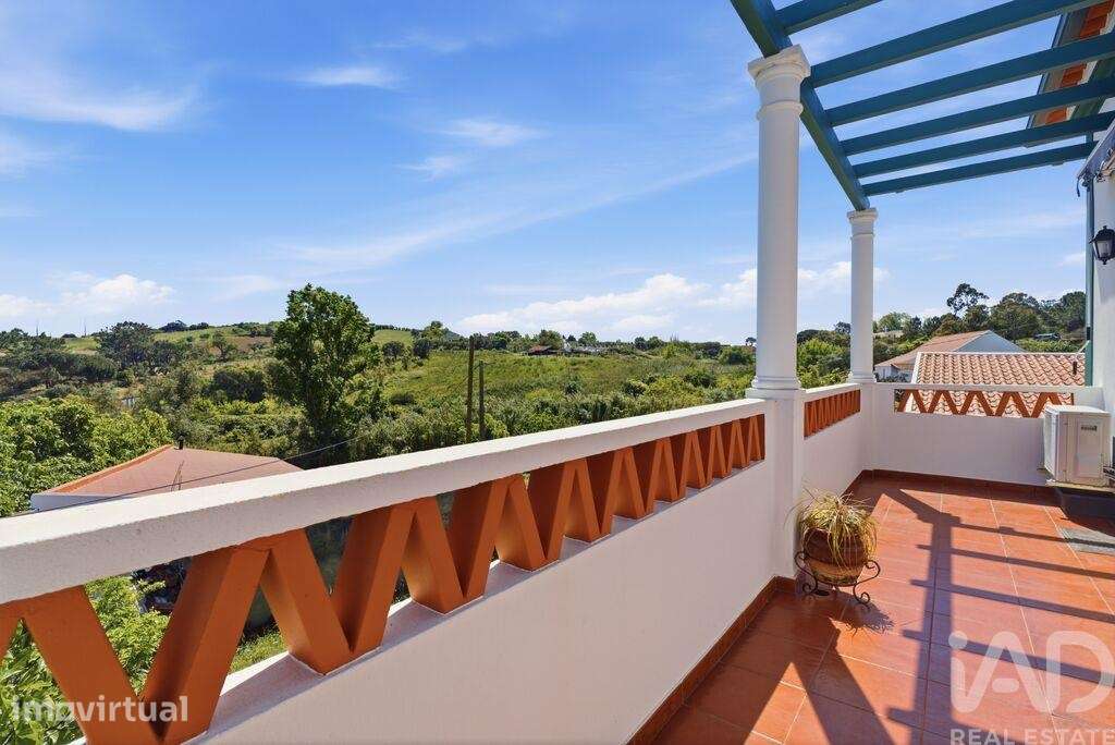 Apartamento T3 em Santa Maria, São Pedro e Matacães de 162 m2 - Grande imagem: 2/40