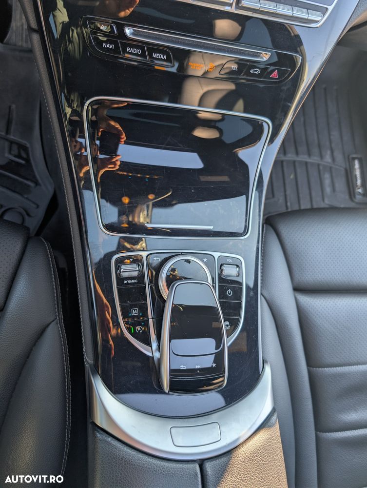 Mercedes-Benz GLC 300 4Matic 9G-TRONIC Exclusive - 27