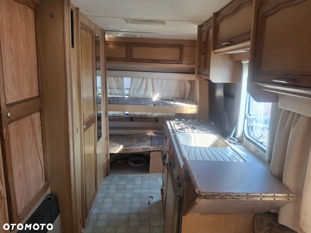 SWIFT challenger 440se - 19