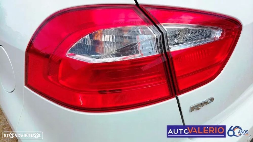 Kia Rio 1.2 CVVT EX — fotografia 27