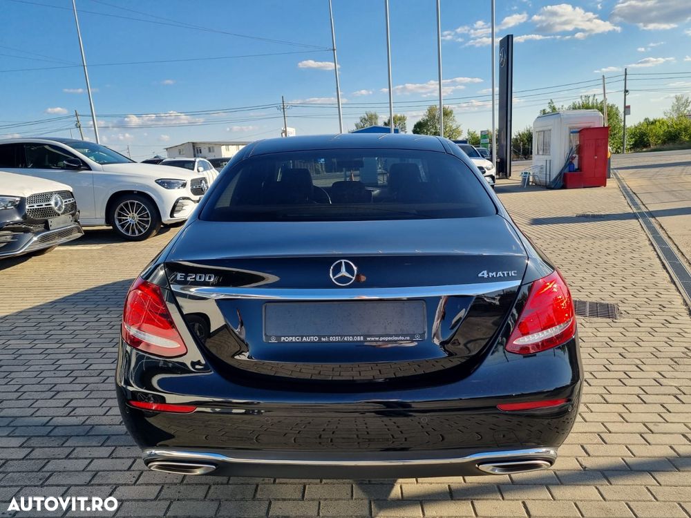 Mercedes-Benz E 200 4MATIC Aut. - 5