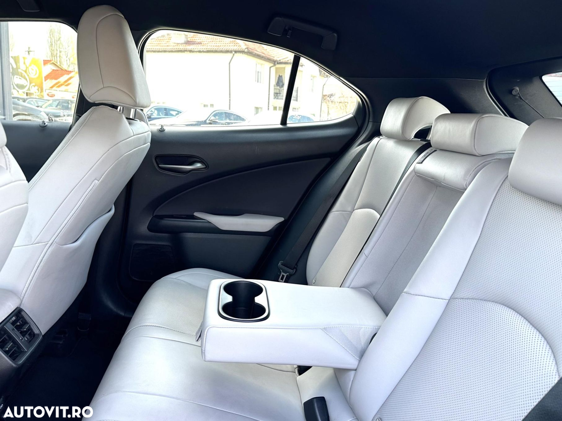 Lexus UX - 22