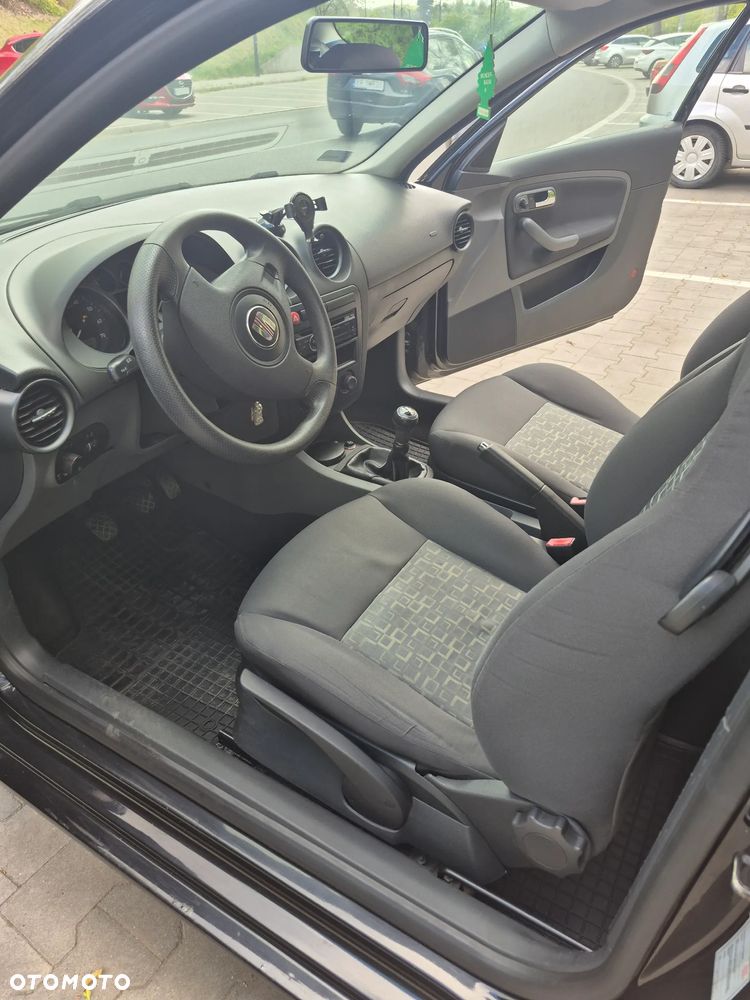 Seat Ibiza SC 1.4 16V Reference - 8
