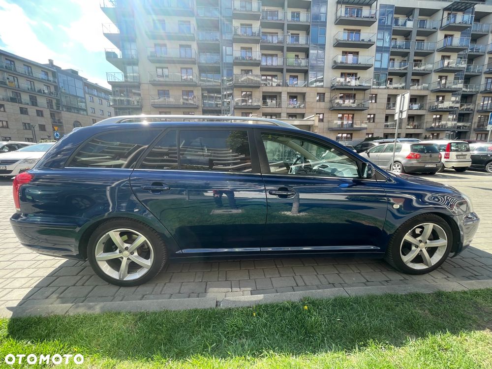 Toyota Avensis 2.0 VVT-i High - 6