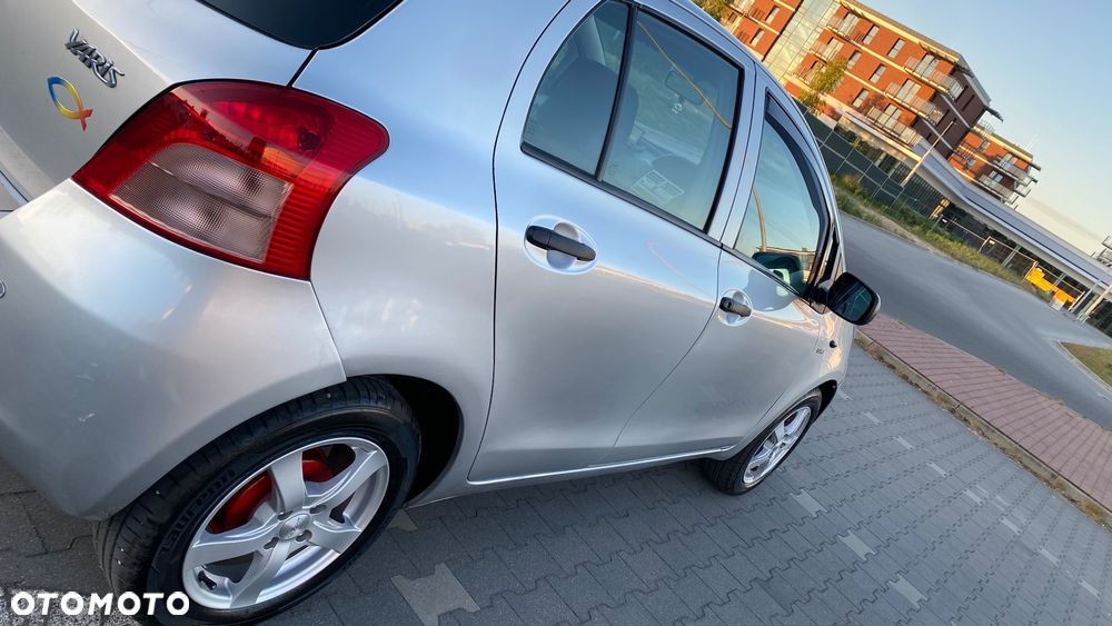 Toyota Yaris 1.4 D-4D Executive - 14