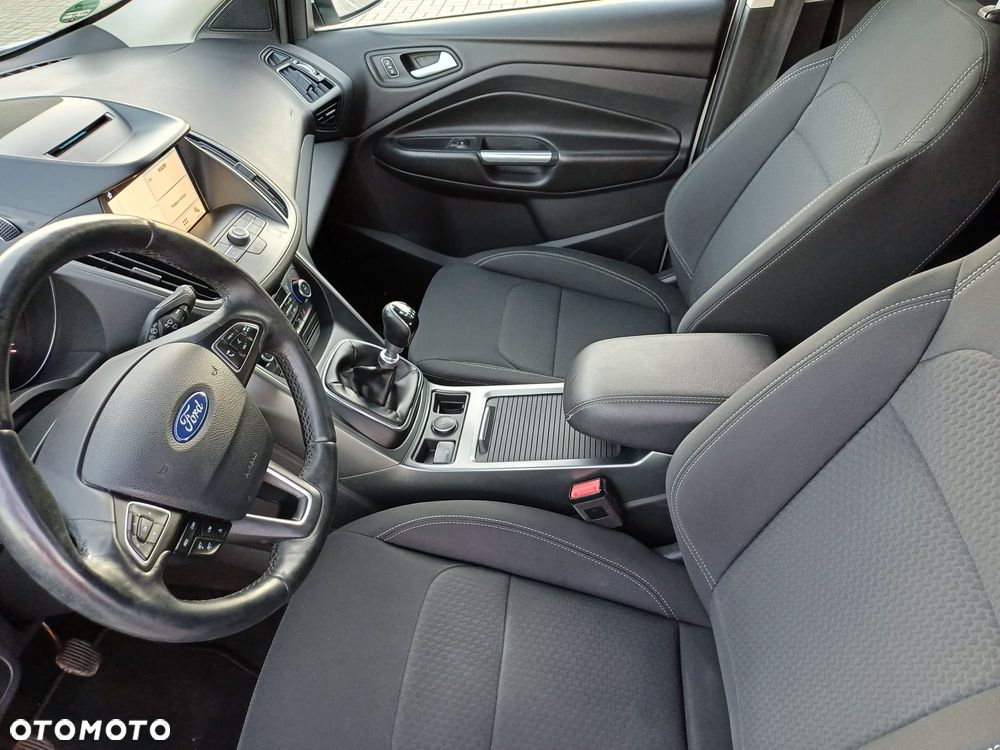 Ford Kuga - 19