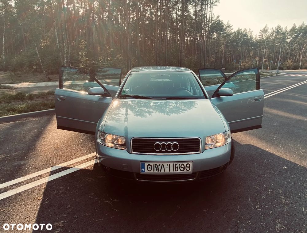 Audi A4 Limousine - 16