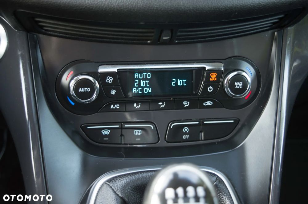 Ford Kuga 2.0 TDCi 2x4 Titanium - 26
