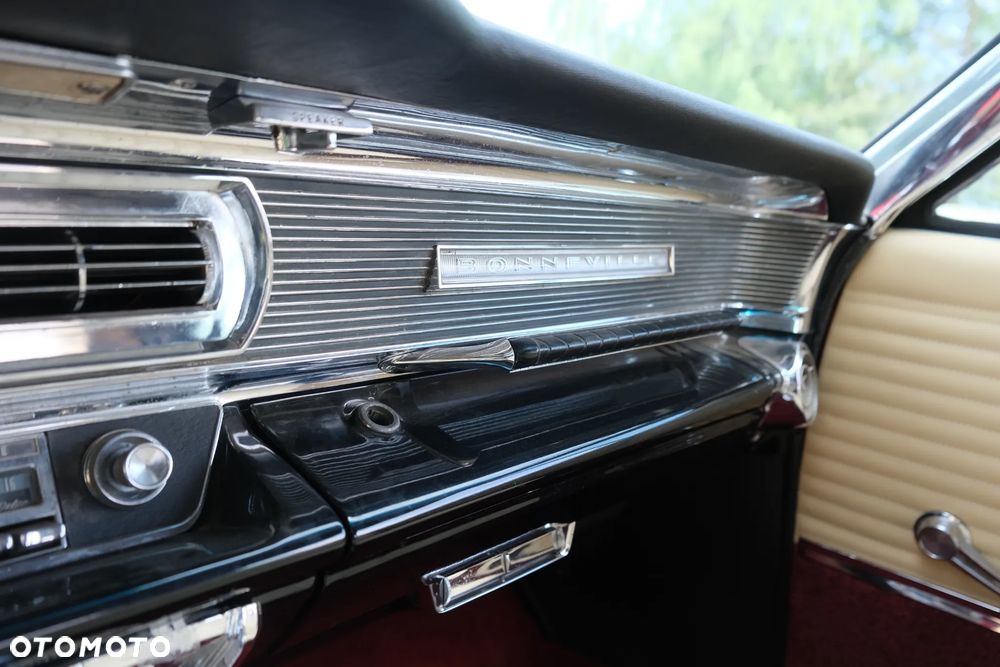 Pontiac Bonneville - 36