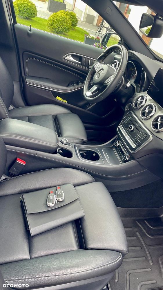 Mercedes-Benz GLA 250 4Matic 7G-DCT AMG Line - 12