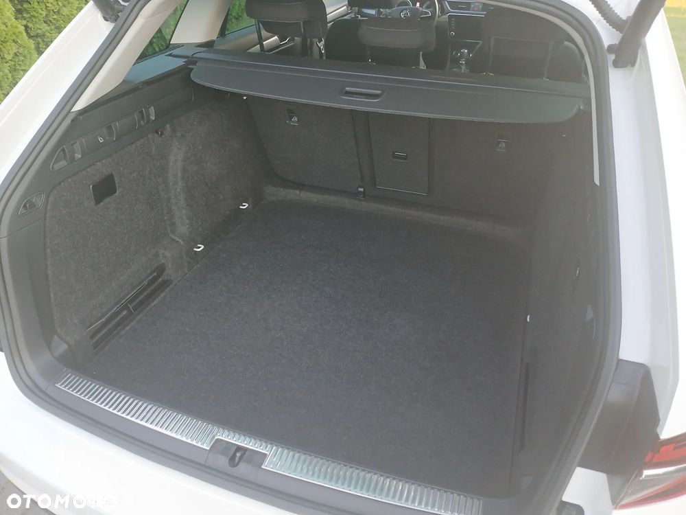 Skoda Superb 2.0 TDI SCR 4x4 Style DSG - 10