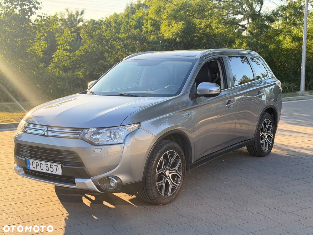 Mitsubishi Outlander Instyle NAVI + - 1