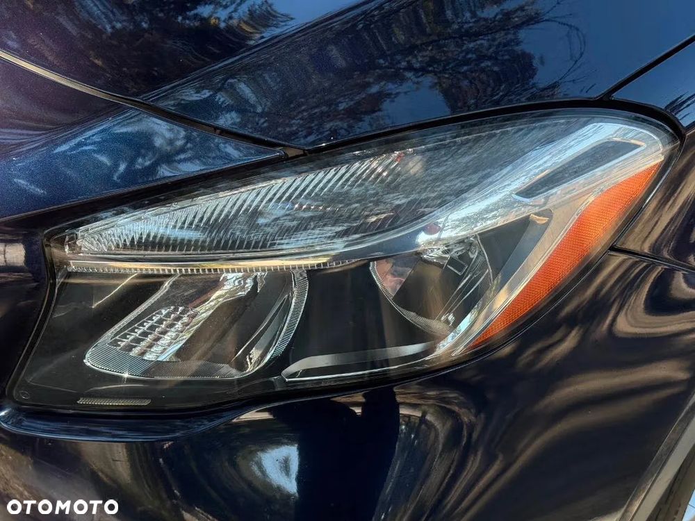 Mercedes-Benz GLA 250 4-Matic - 4