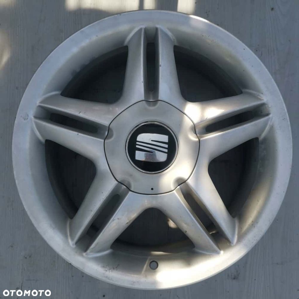 FELGA SEAT LEON 7J 17 ET33 5x100 1M0601025J