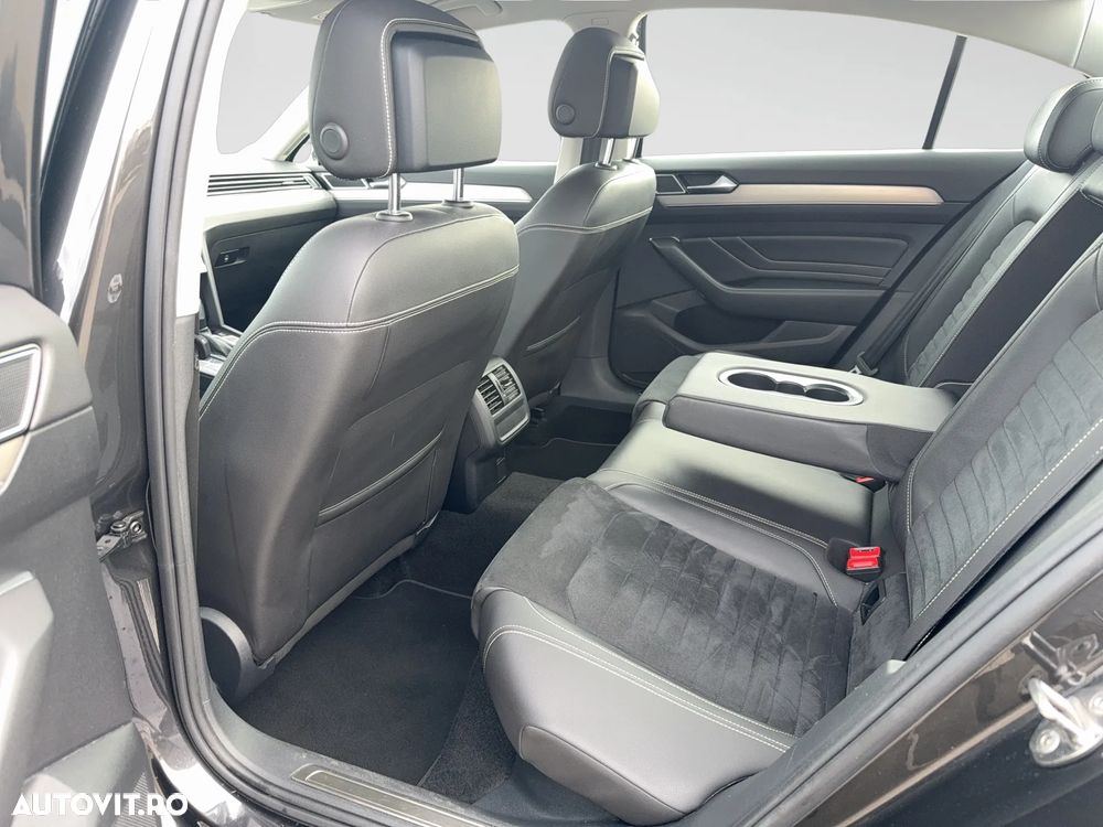 Volkswagen Passat - 12