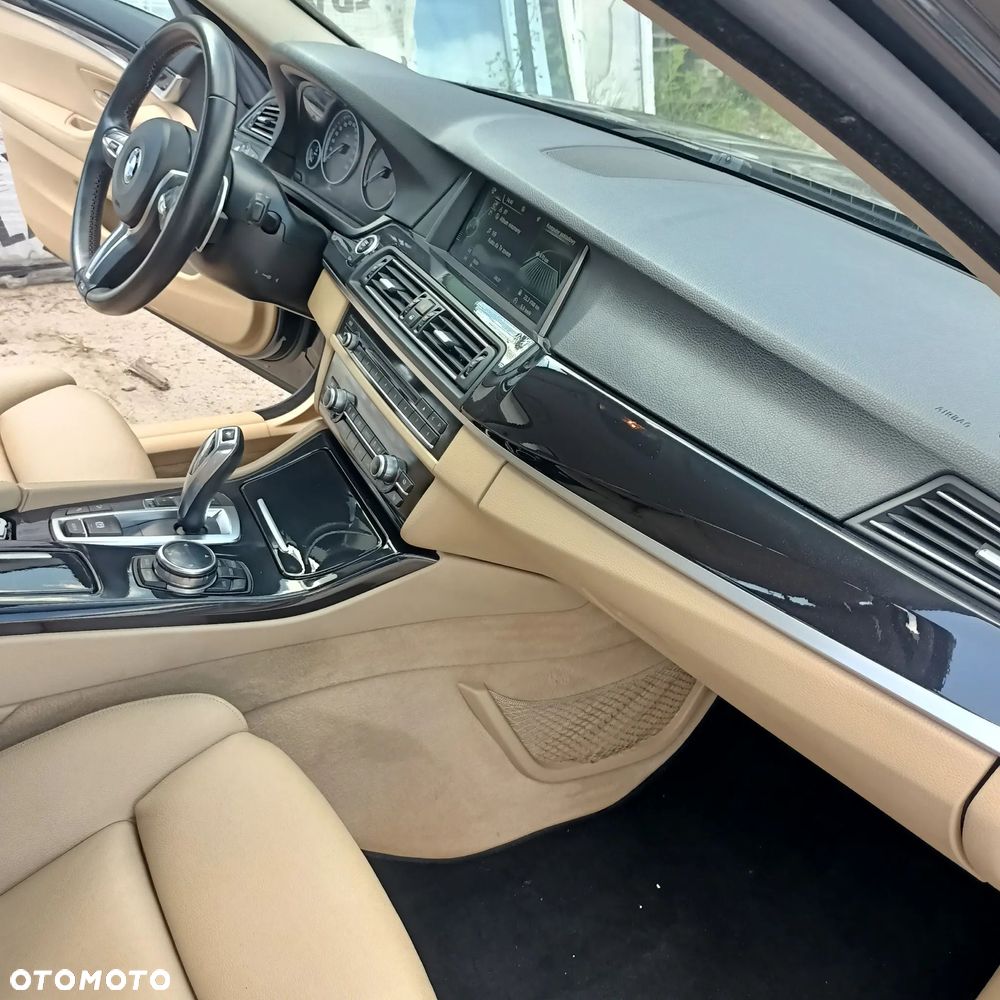 BMW Seria 5 530d xDrive - 9