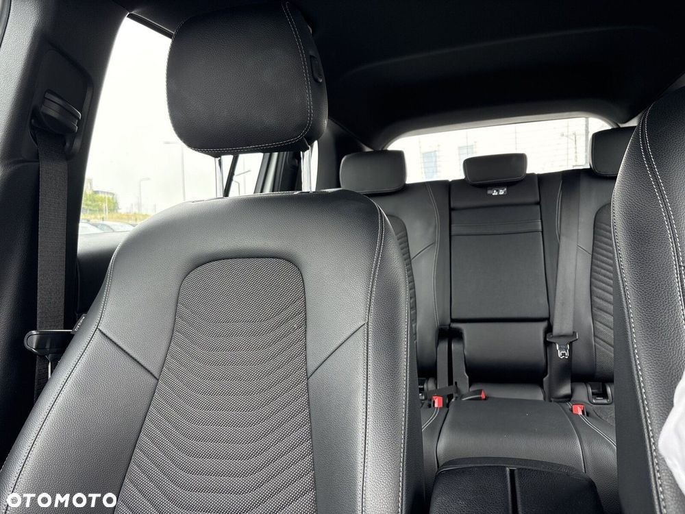 Mercedes-Benz GLB 200 7G-DCT - 14