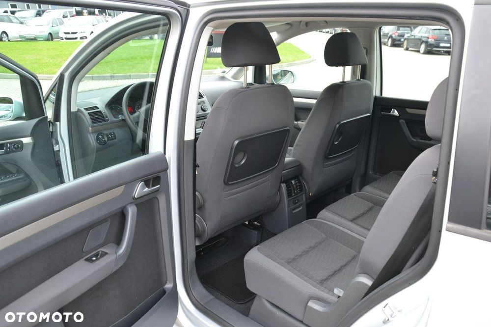 Volkswagen Touran - 20