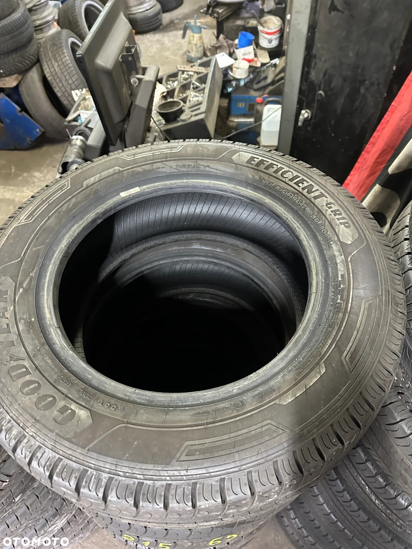 215/65x16c Good Year - 6