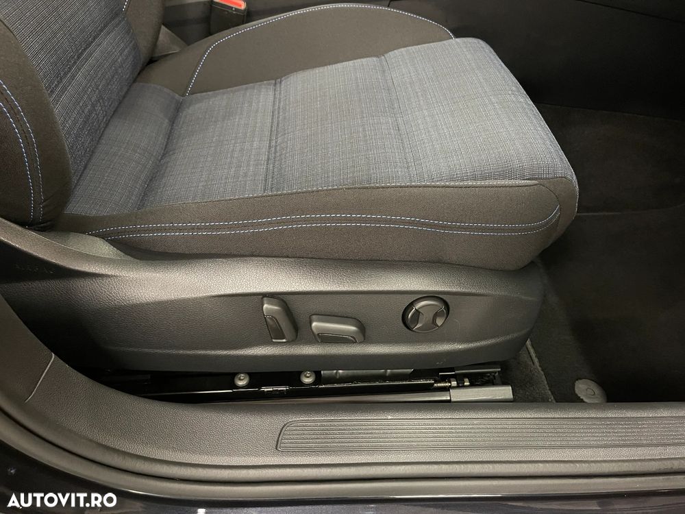 Volkswagen Passat GTE - 31