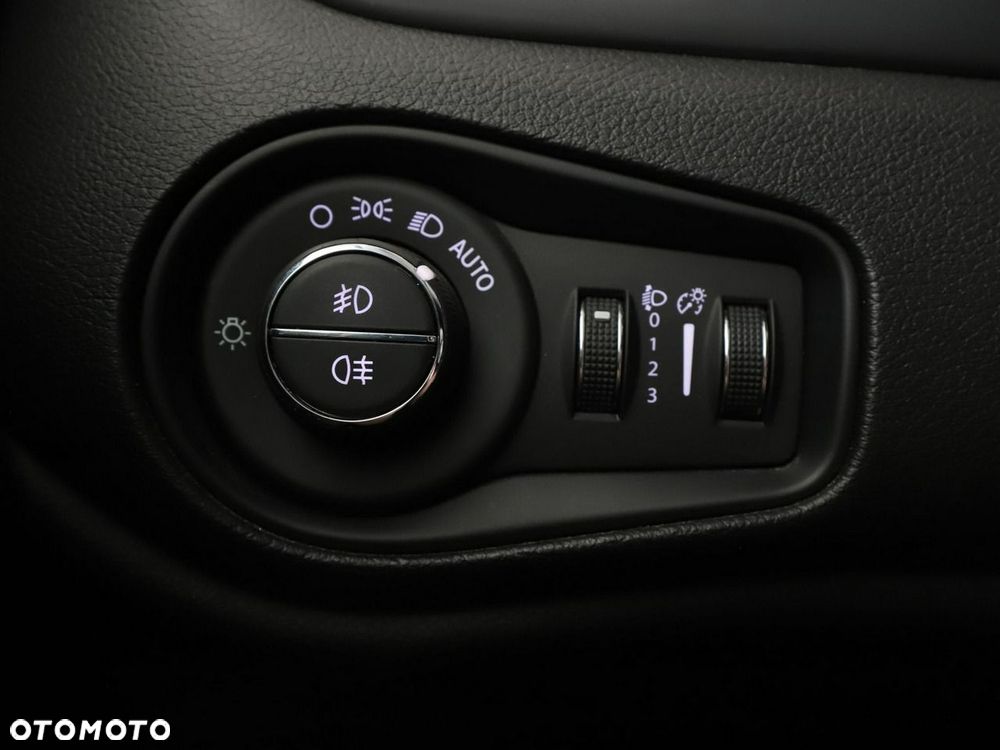 Jeep Renegade 2.0 MultiJet Limited 4WD S&S - 32