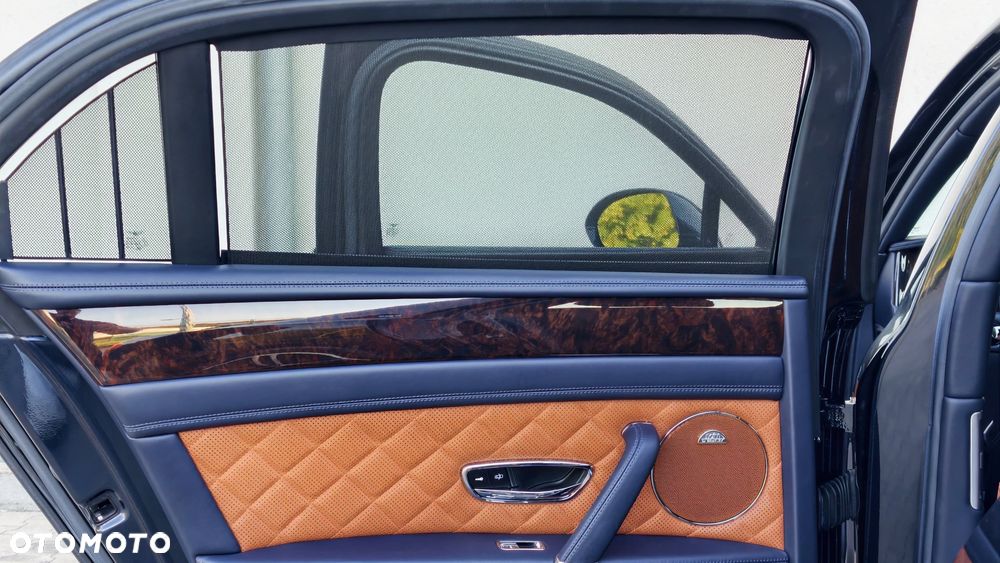 Bentley Flying Spur V8 S - 24