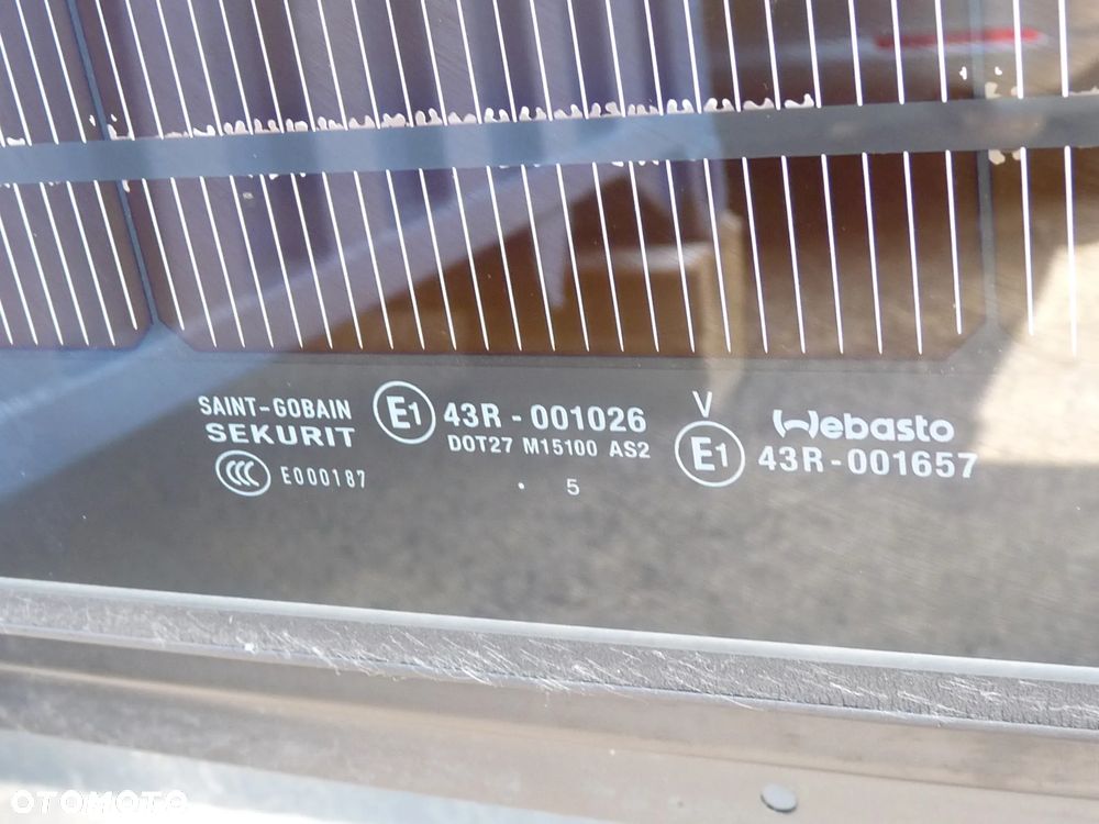 AUDI A8 D3 SZYBERDACH SOLAR 4E0877041E - 5
