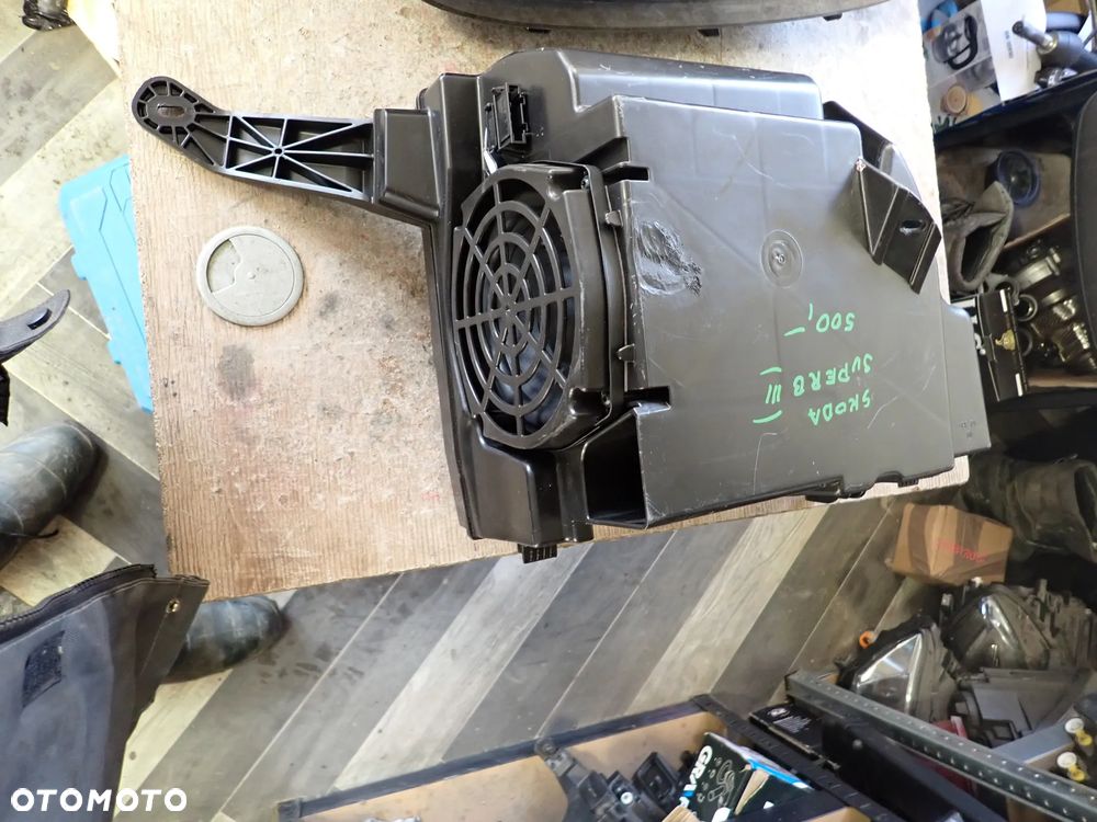 SKODA SUPERB III SUBWOOFER 3V0035412 - 1