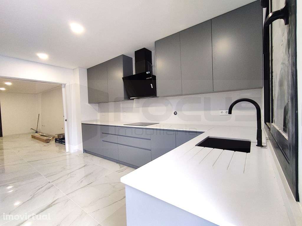 Moradia T4, nova, no coração da Histórica Vista Alegre - Grande imagem: 5/29