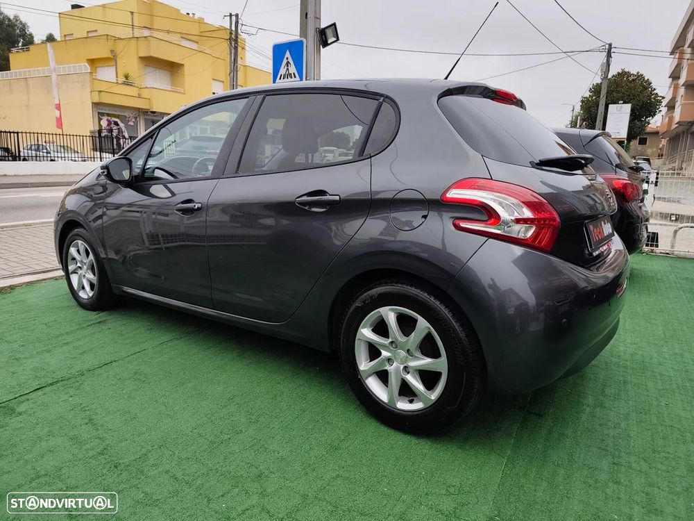Peugeot 208 1.2 PureTech Active - 5