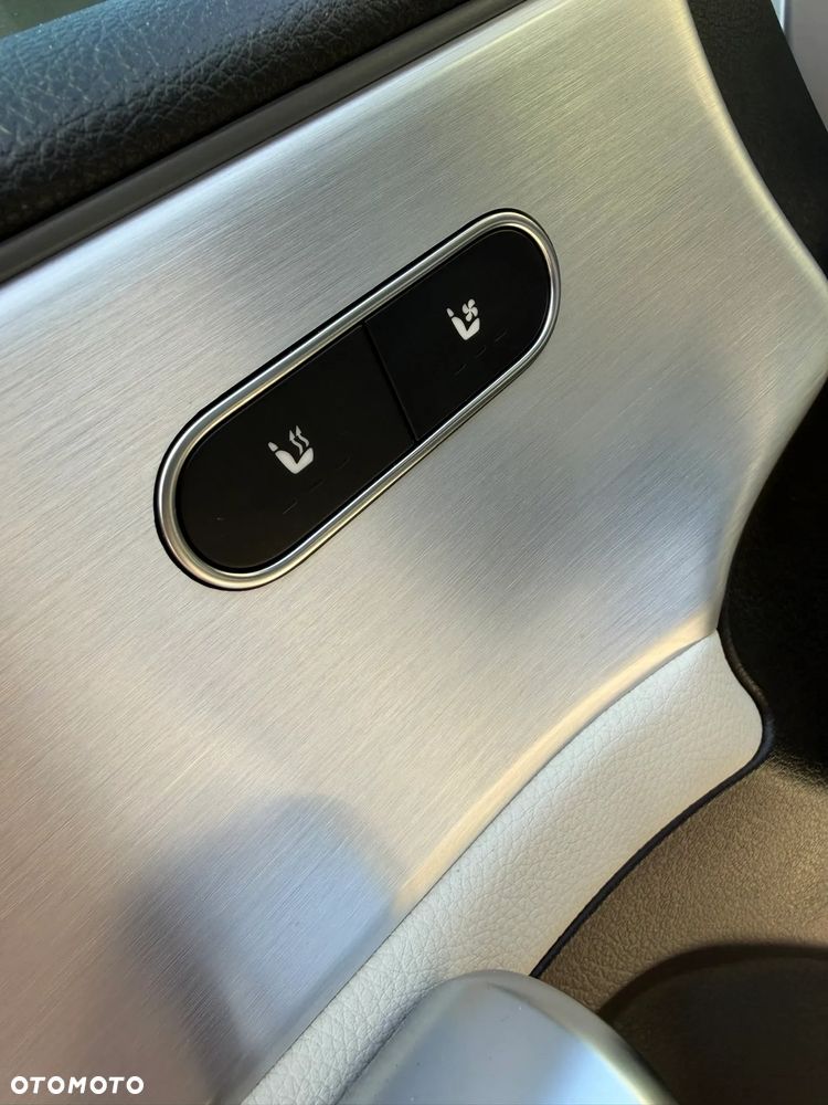 Mercedes-Benz Klasa A 35 AMG 4-Matic Edition 1 7G-DCT - 22