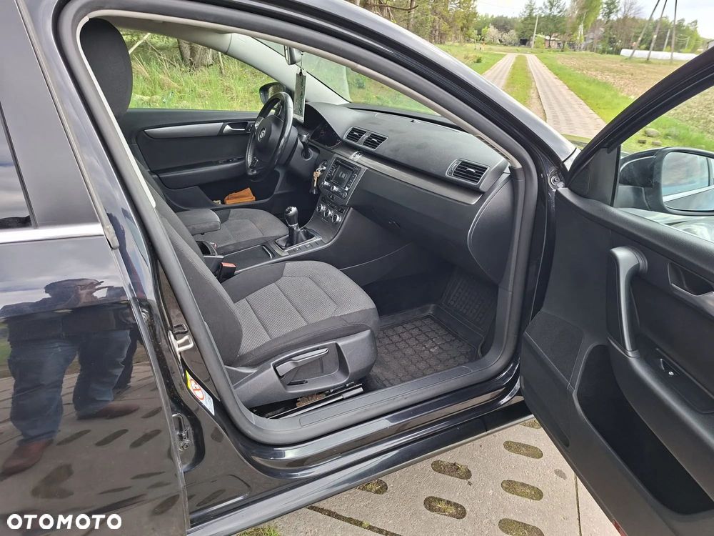 Volkswagen Passat 1.6 TDI BlueMotion Technology Highline - 28