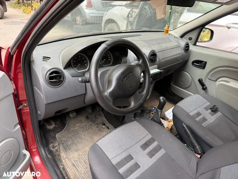 Dezmembrez Dacia Logan MCV maro visiniu facelift 2010 1,6 benzina - 5