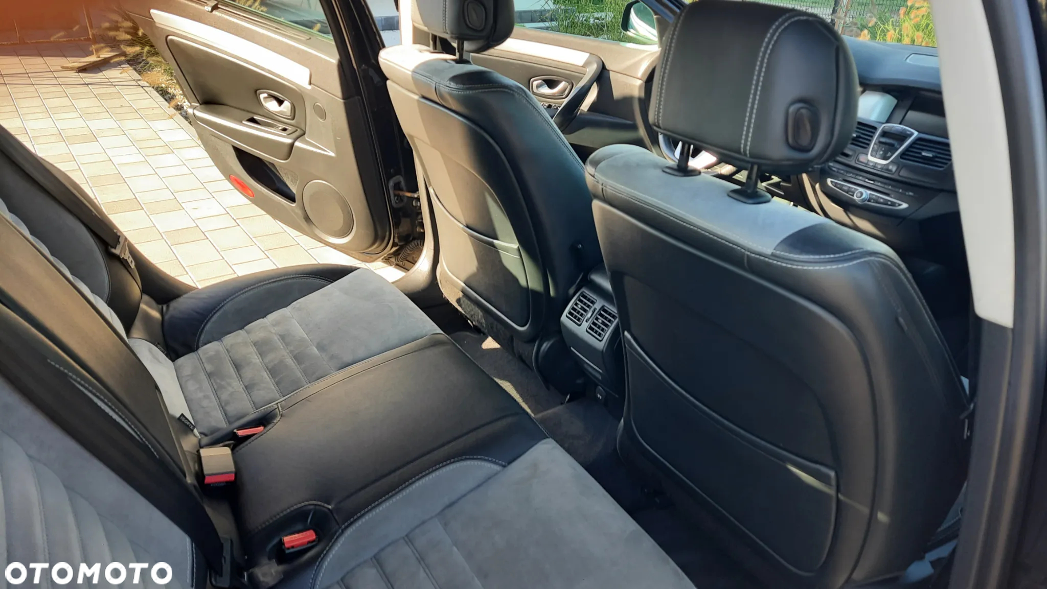 Renault Laguna Grandtour 2.0 dCi FAP GT - 13