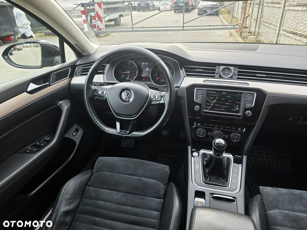 Volkswagen Passat 1.6 TDI (BlueMotion Technology) Comfortline - 16