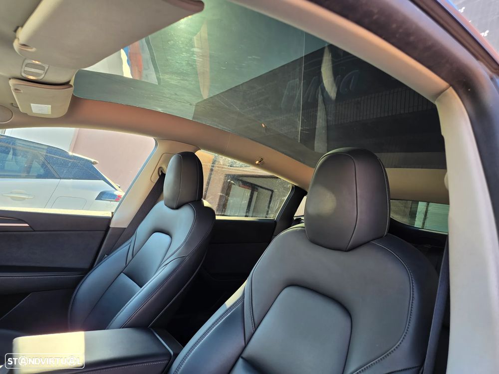 Tesla Model Y Long Range Dual Motor AWD - 14