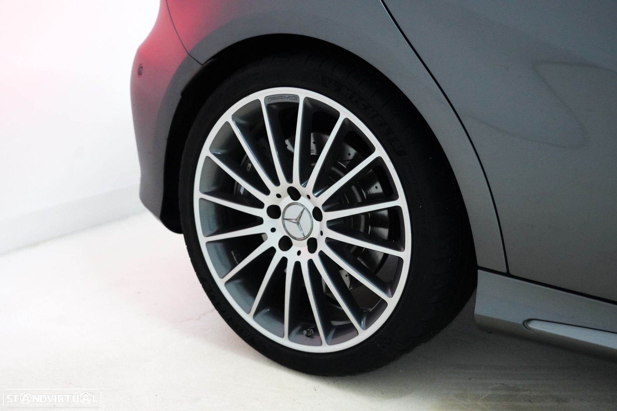 Mercedes-Benz A 45 AMG 4-Matic - 19