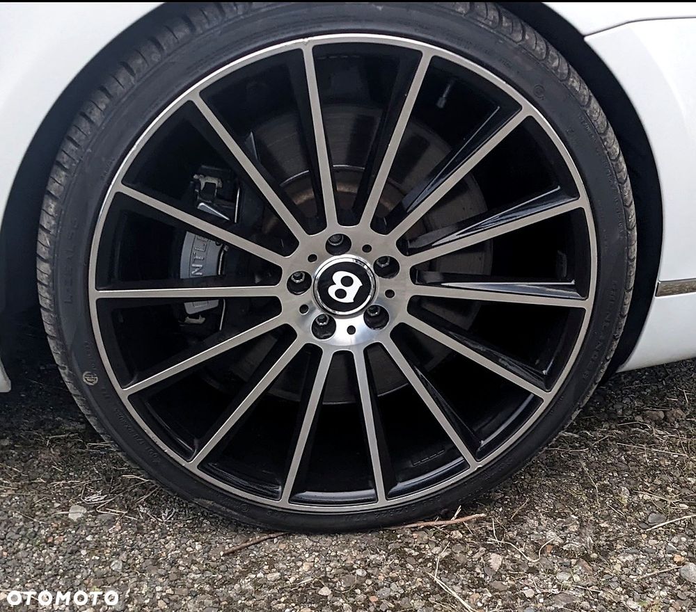 Bentley Flying Spur - 21