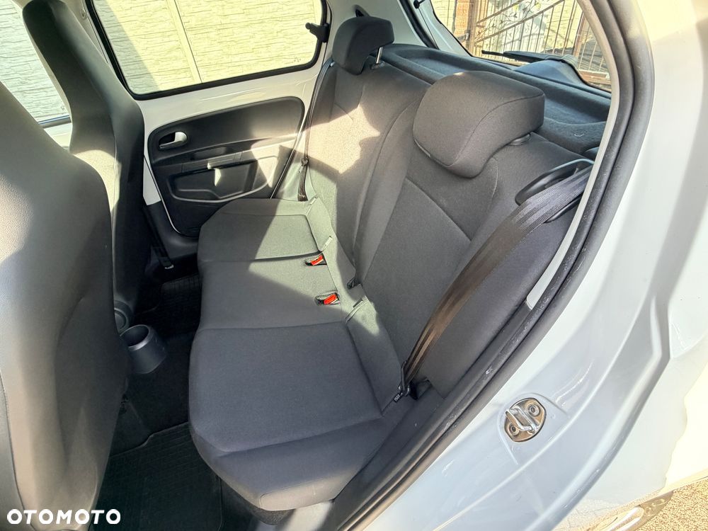 Volkswagen up! 1.0 move - 33