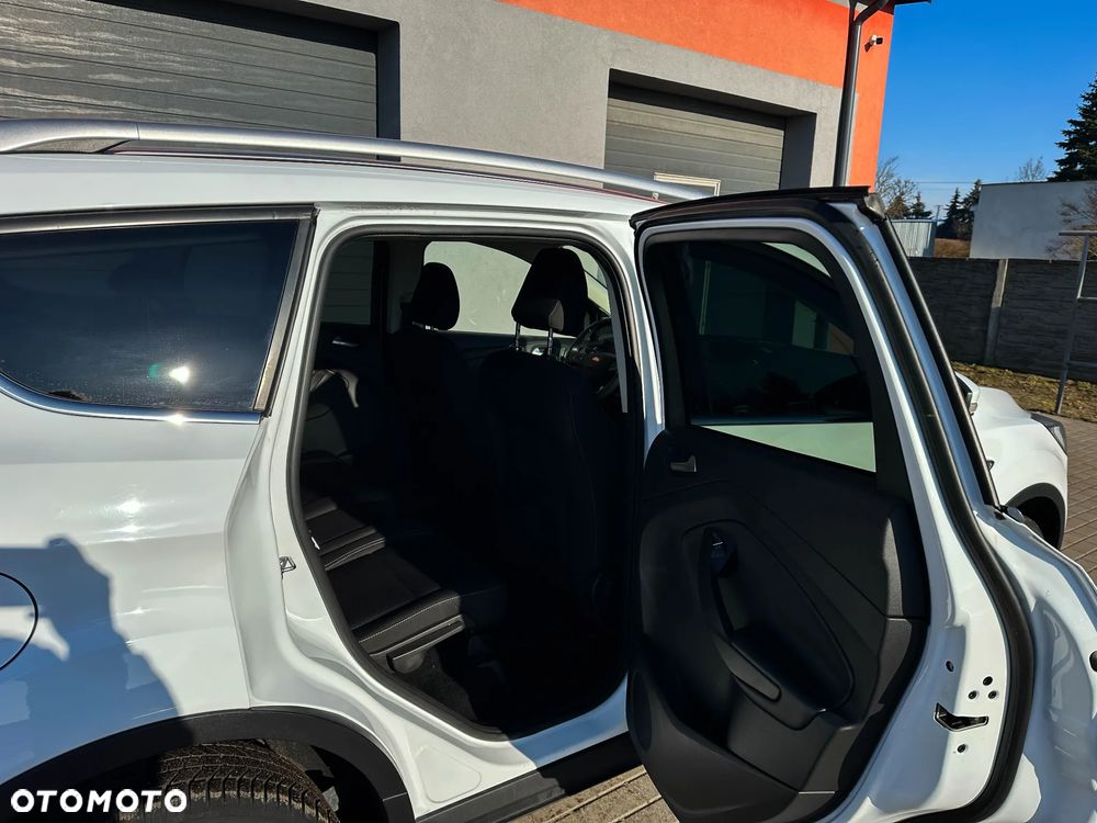 Ford Kuga - 28