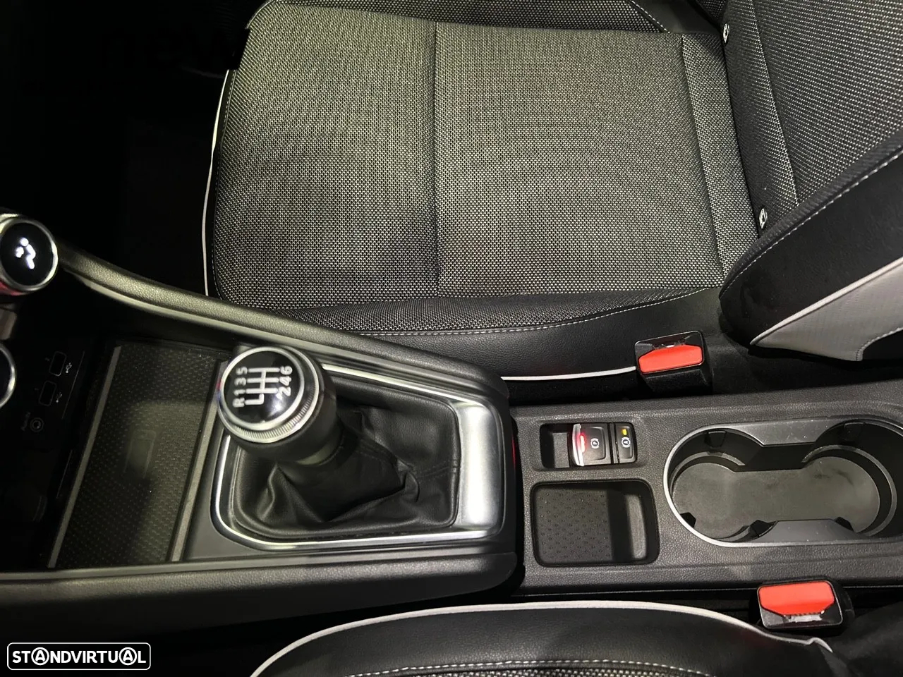 Renault Captur 1.0 TCe Intens - 19