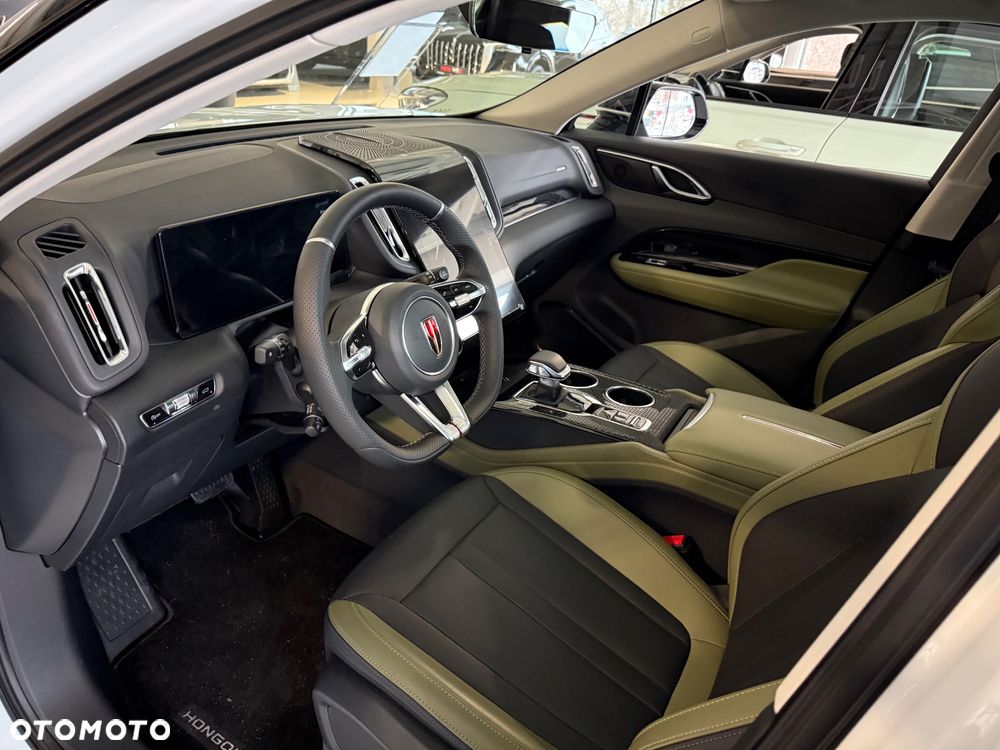 Hongqi HS3 1.5T FWD - 12