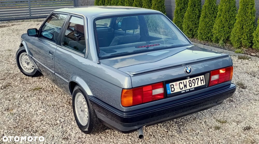 BMW Seria 3 318i - 15