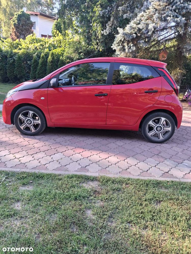 Toyota Aygo x-play - 3